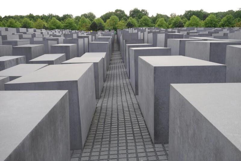 Holocaust-Mahnmal - Holocaust Memorial