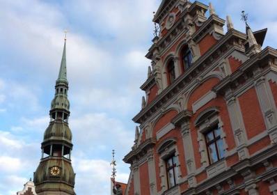 Lettland: Fyra handplockade adresser i Riga 
