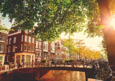 Amsterdam, Nederländerna: Slipp plocka upp datorn ur handbagaget
