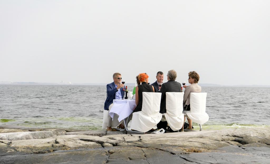 Finland: ”Dinner in the sea" – långt ut i åländska skärgården