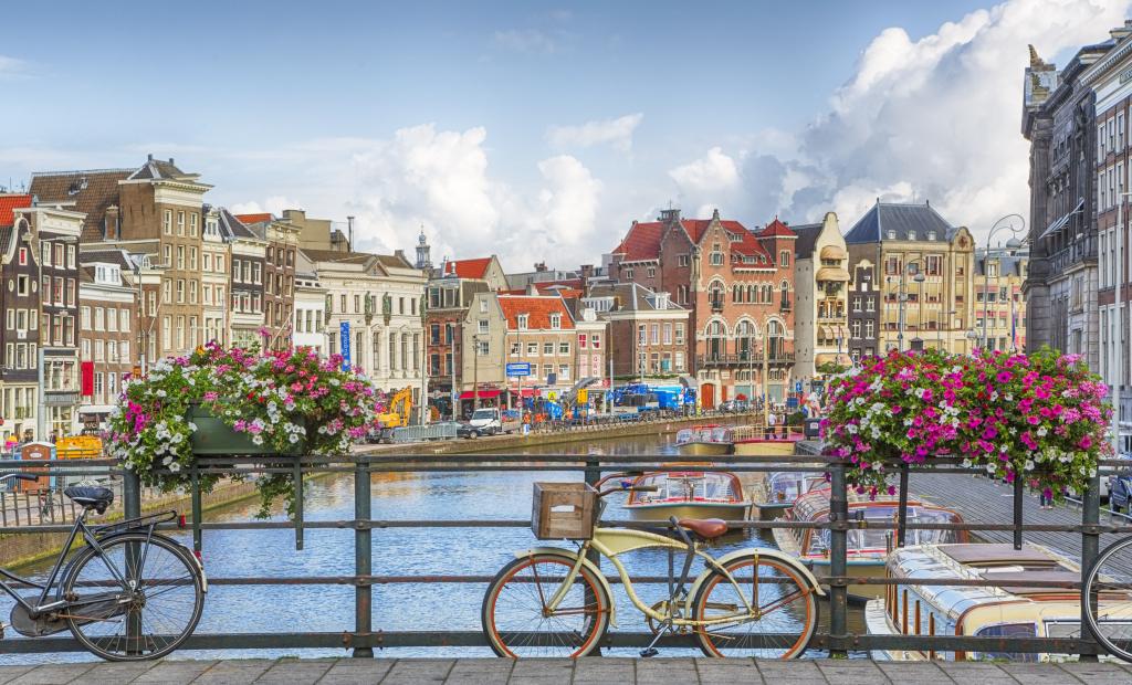 Amsterdam, Nederländerna: Cykelstaden Amsterdam stoppar biltrafik 
