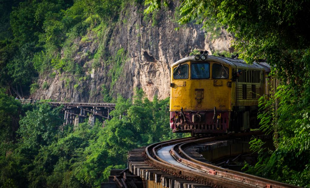 Bangkok, Thailand: Populär tågsträcka i Asien rullar igen efter 45 år
