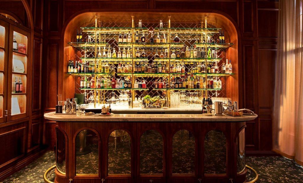 Stockholm, Sverige: Shaken, not stirred: Här är bästa hotellbarerna att sippa martini på