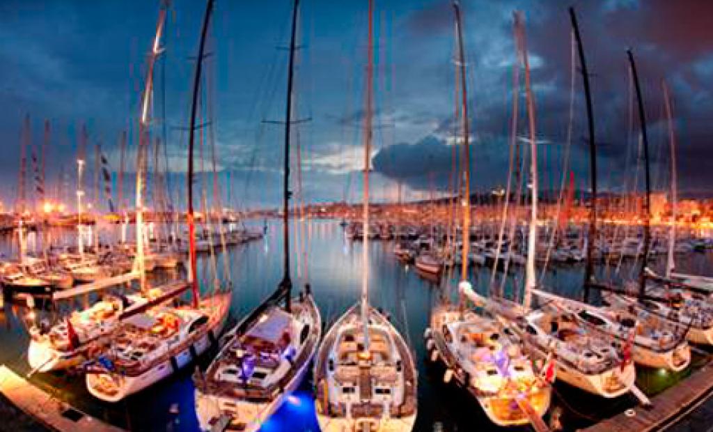 Mallorca, Spanien: Hissa segel på Mallorca