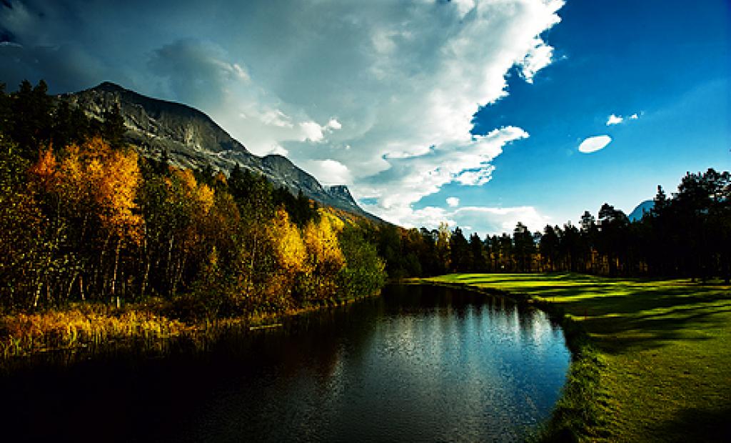 Norge: Norrsken över golfbanan