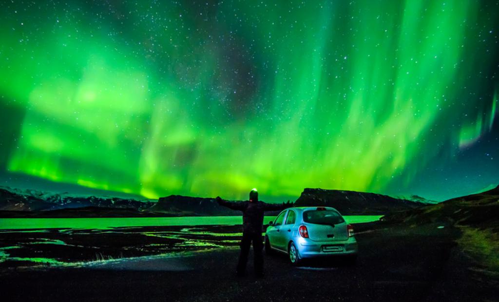 Island: Polisen på Island varnar bilkörande turister för norrsken 